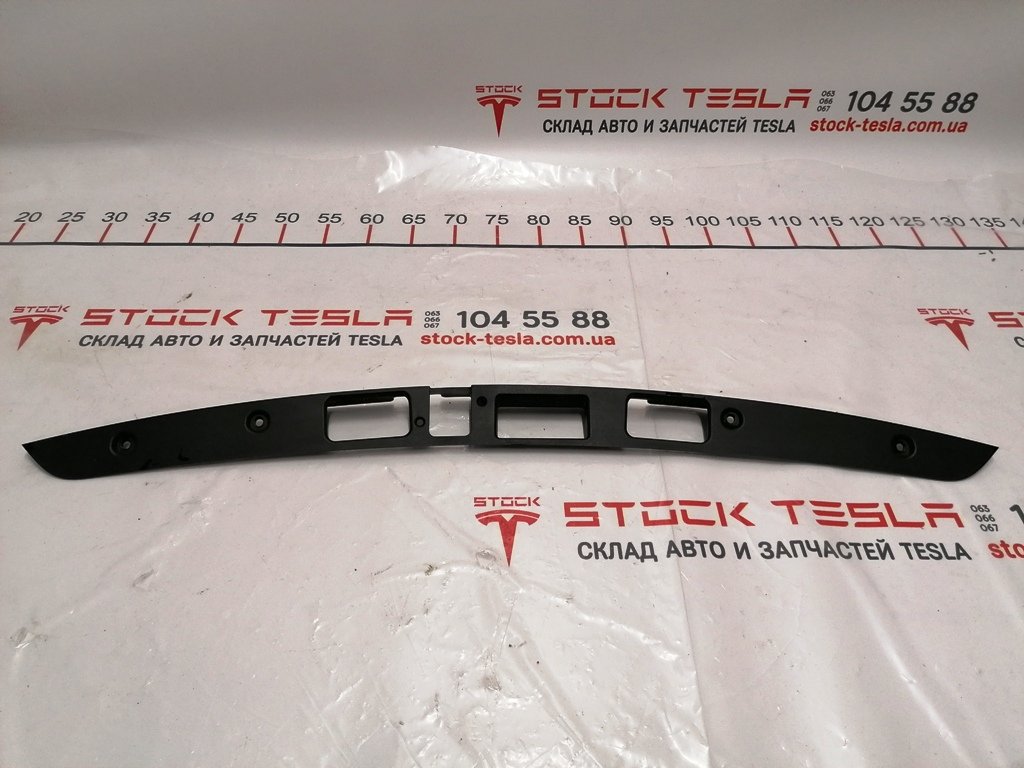 2 Support d'éclairage de plaque d'immatriculation et chrome. Garnitures de couvercle de coffre Tesla modèle X 1046925-00-E